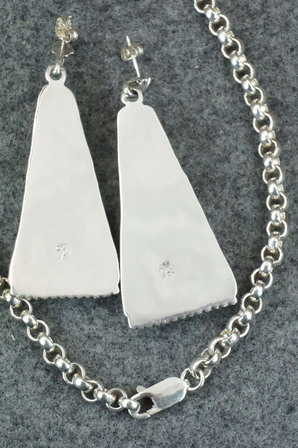 Spiny Oyster & Sterling Silver Necklace and Earrings Set - Annie Spencer