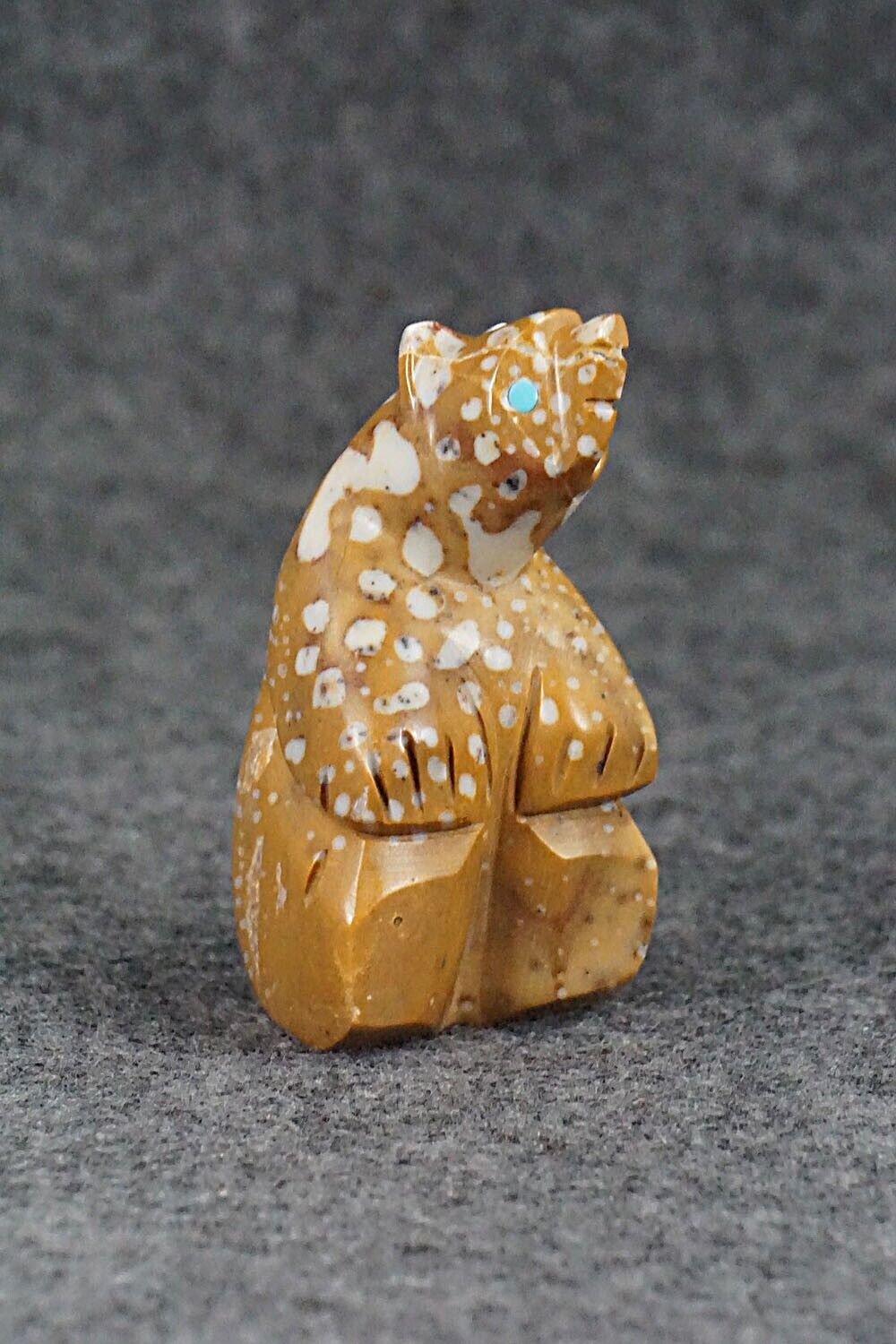 Bear Zuni Fetish Carving - Ronnie Lunasee