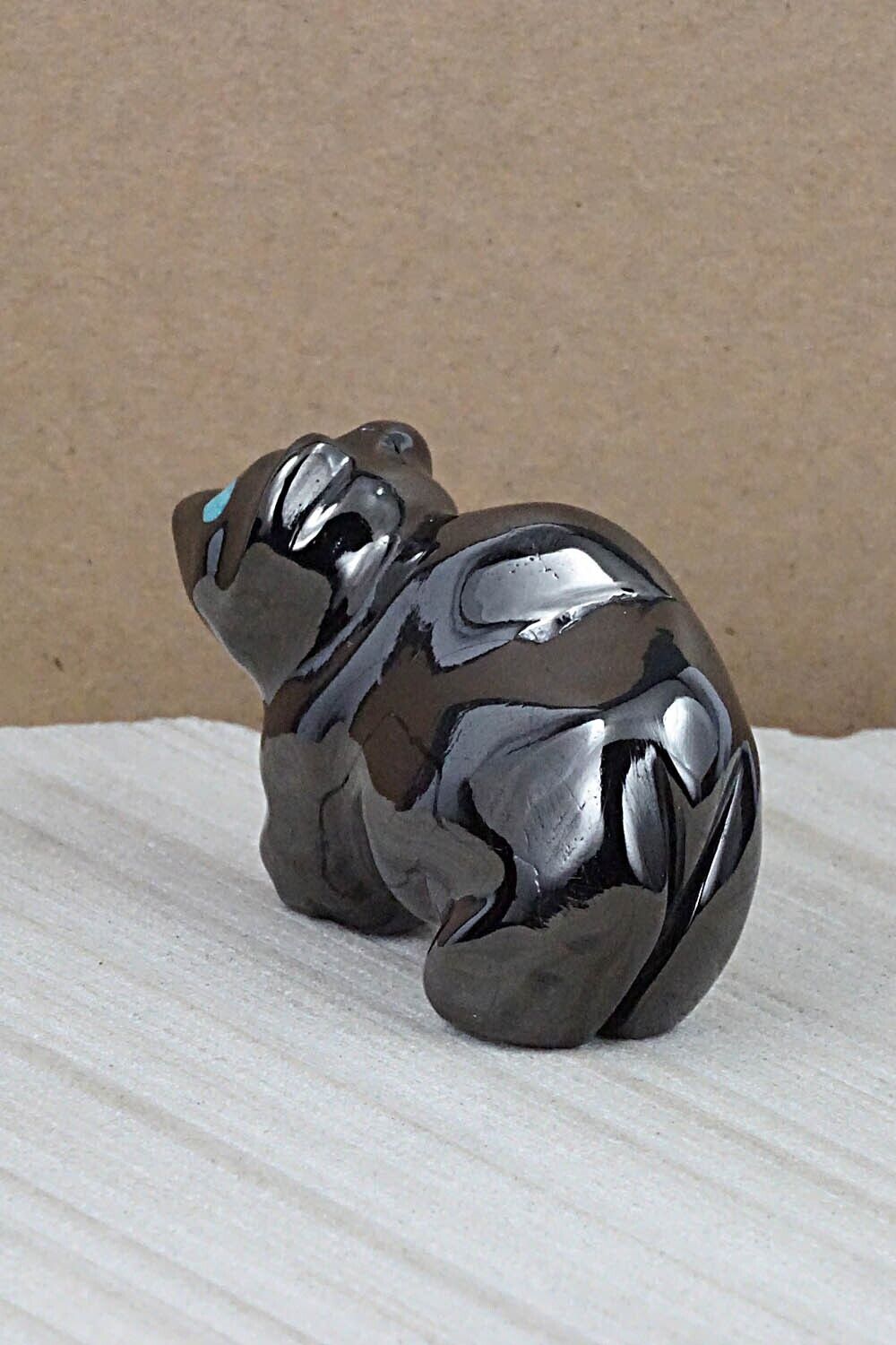 Bear Zuni Fetish Carving - Daniel Chattin