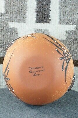 Zuni Pottery - Deldrick Cellicion