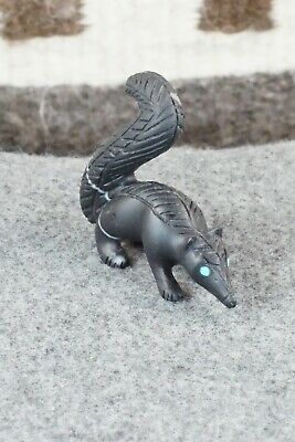 Skunk Zuni Fetish Carving - Dan Quam