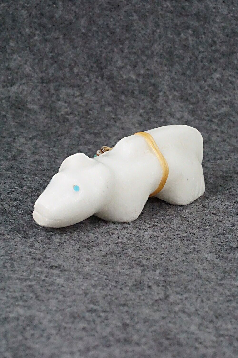 Mountain Lion Zuni Fetish Carving - Peter Gasper