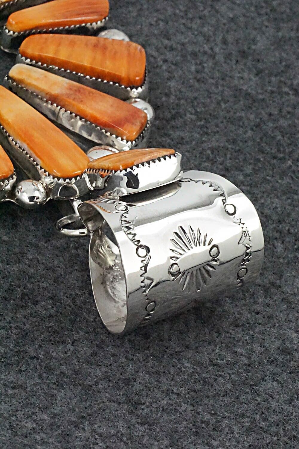 Spiny Oyster and Sterling Silver Naja Pendant - Leslie Nez