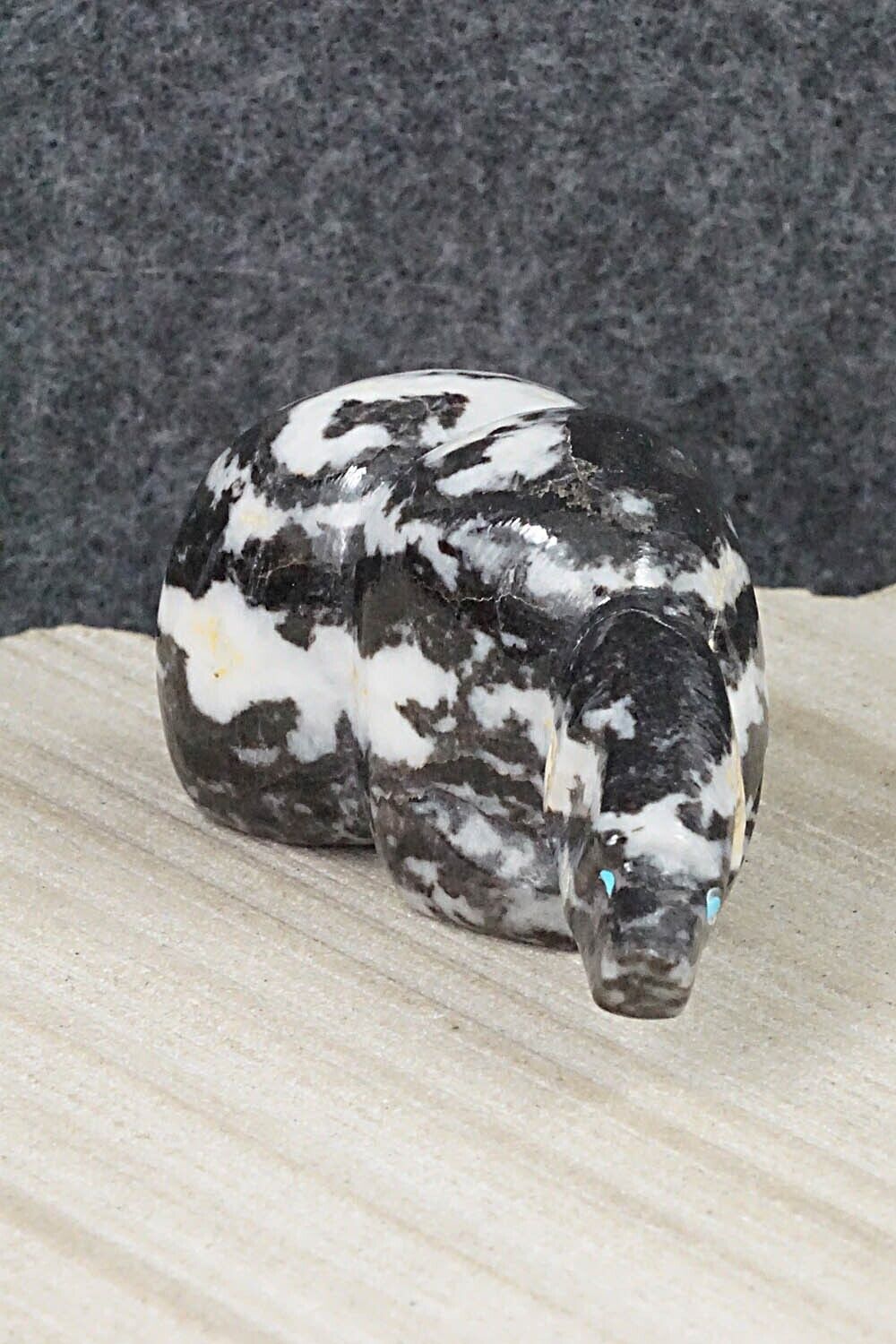 Bear Zuni Fetish Carving - Ed Lementino