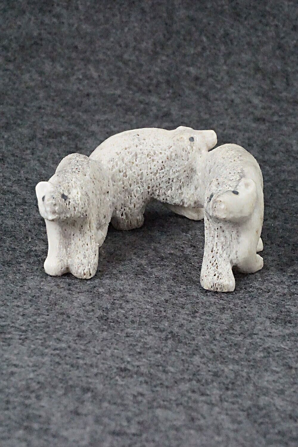 Bear Zuni Fetish Carving - Maxx Laate