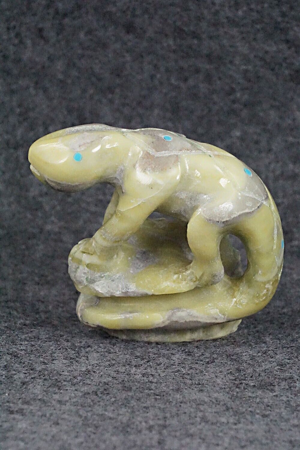 Lizard Zuni Fetish Carving - Chris Pooacha