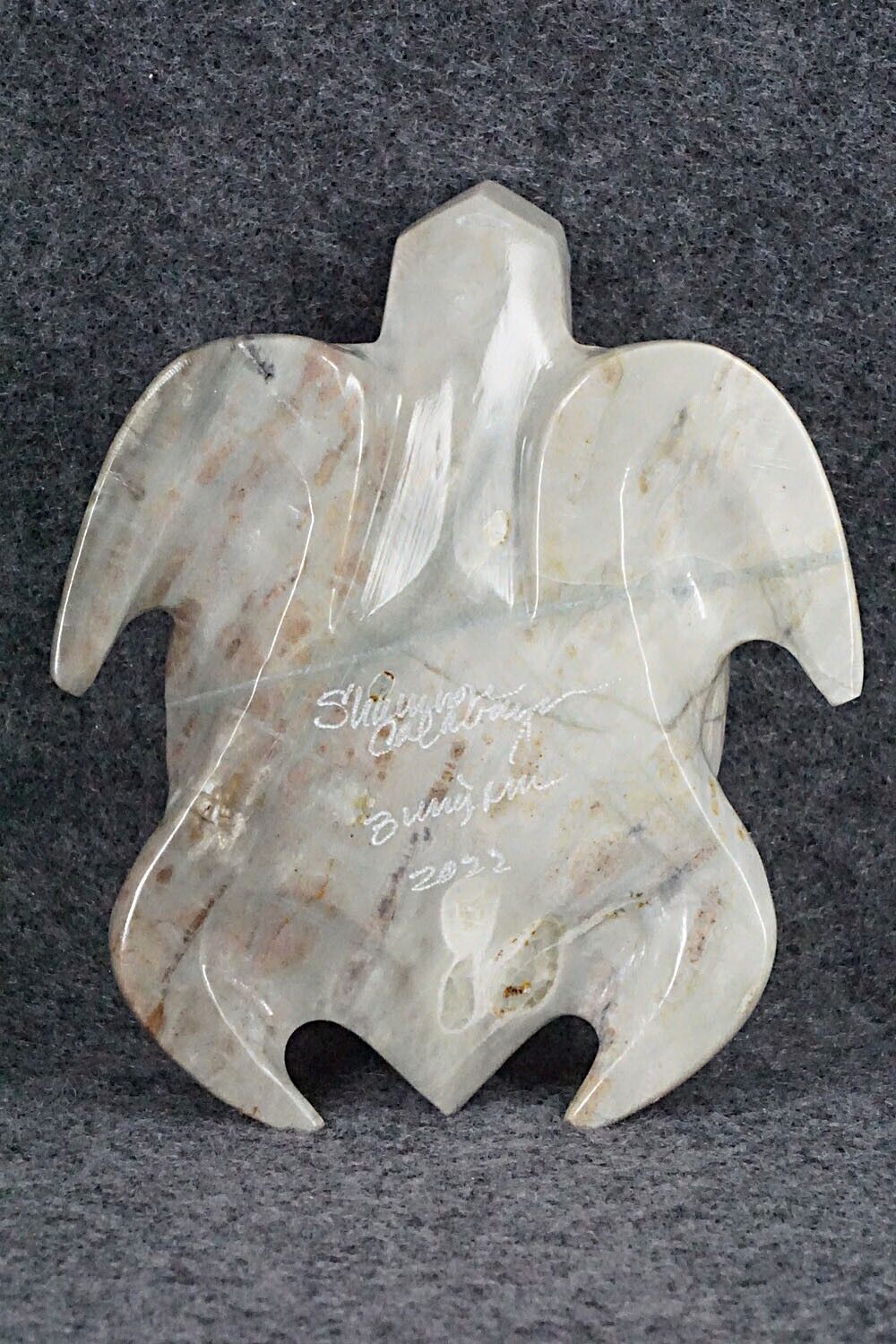Sea Turtle Zuni Fetish Carving - Shannon Calavaza