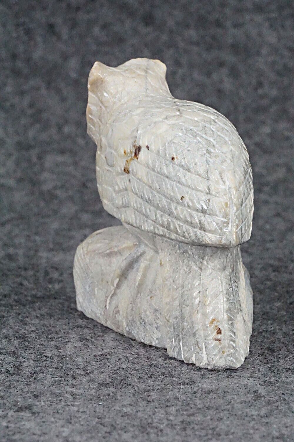 Owl Zuni Fetish Carving - Derrick Kaamasee