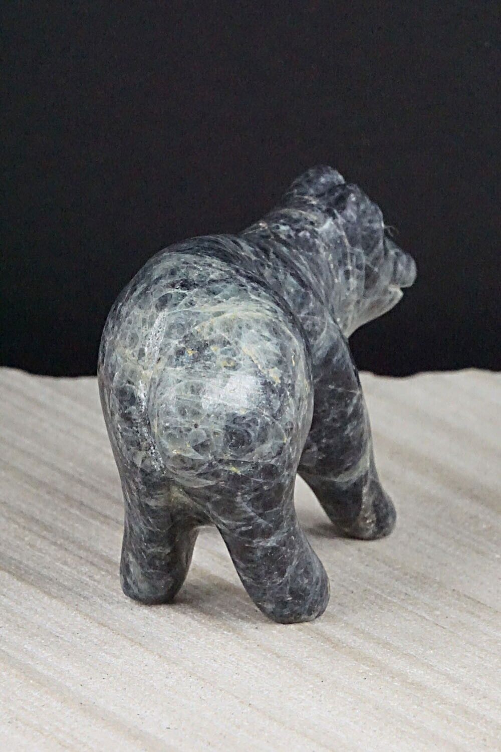 Bear Zuni Fetish Carving - Calvin Weeka
