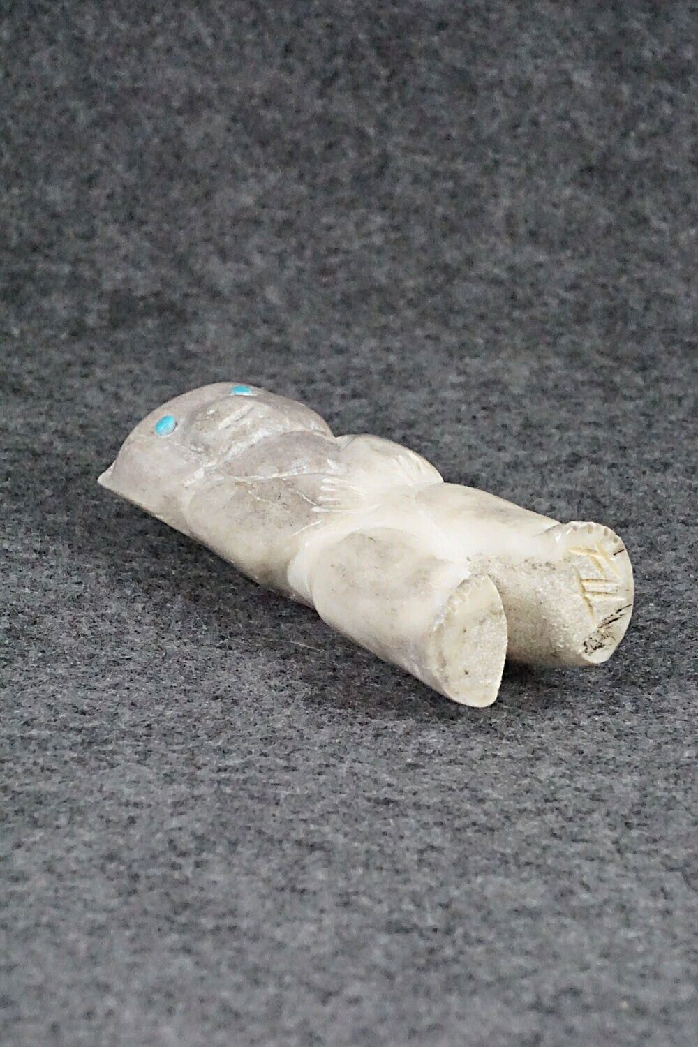 Bear Zuni Fetish Carving - Faron Lowsayatee