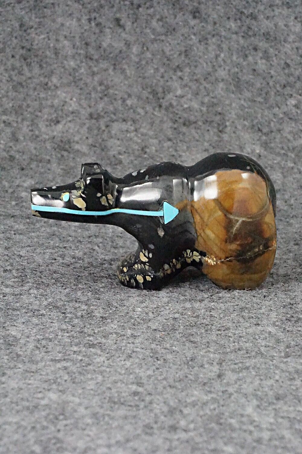 Bear Zuni Fetish Carving - Rodney Laiwakete