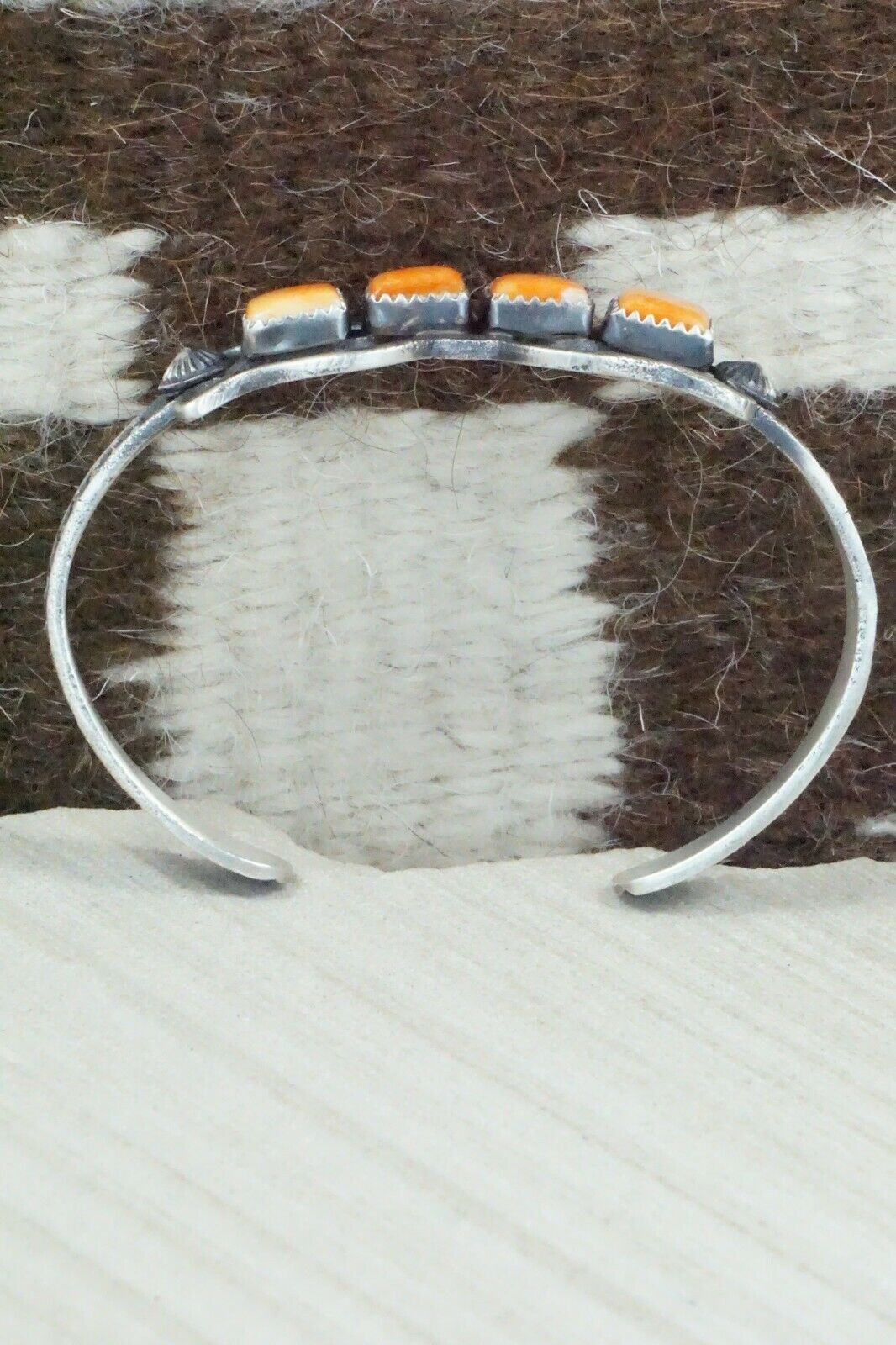 Spiny Oyster and Sterling Silver Bracelet - Eva & Linberg Billah