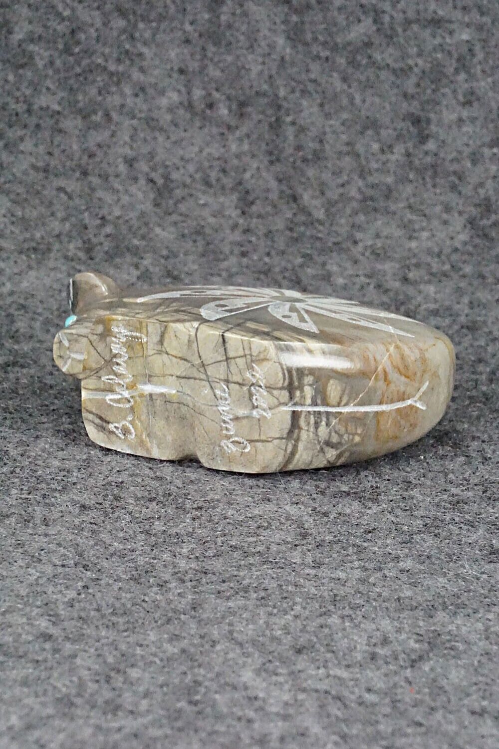 Bear Zuni Fetish Carving - Shannon Calavaza