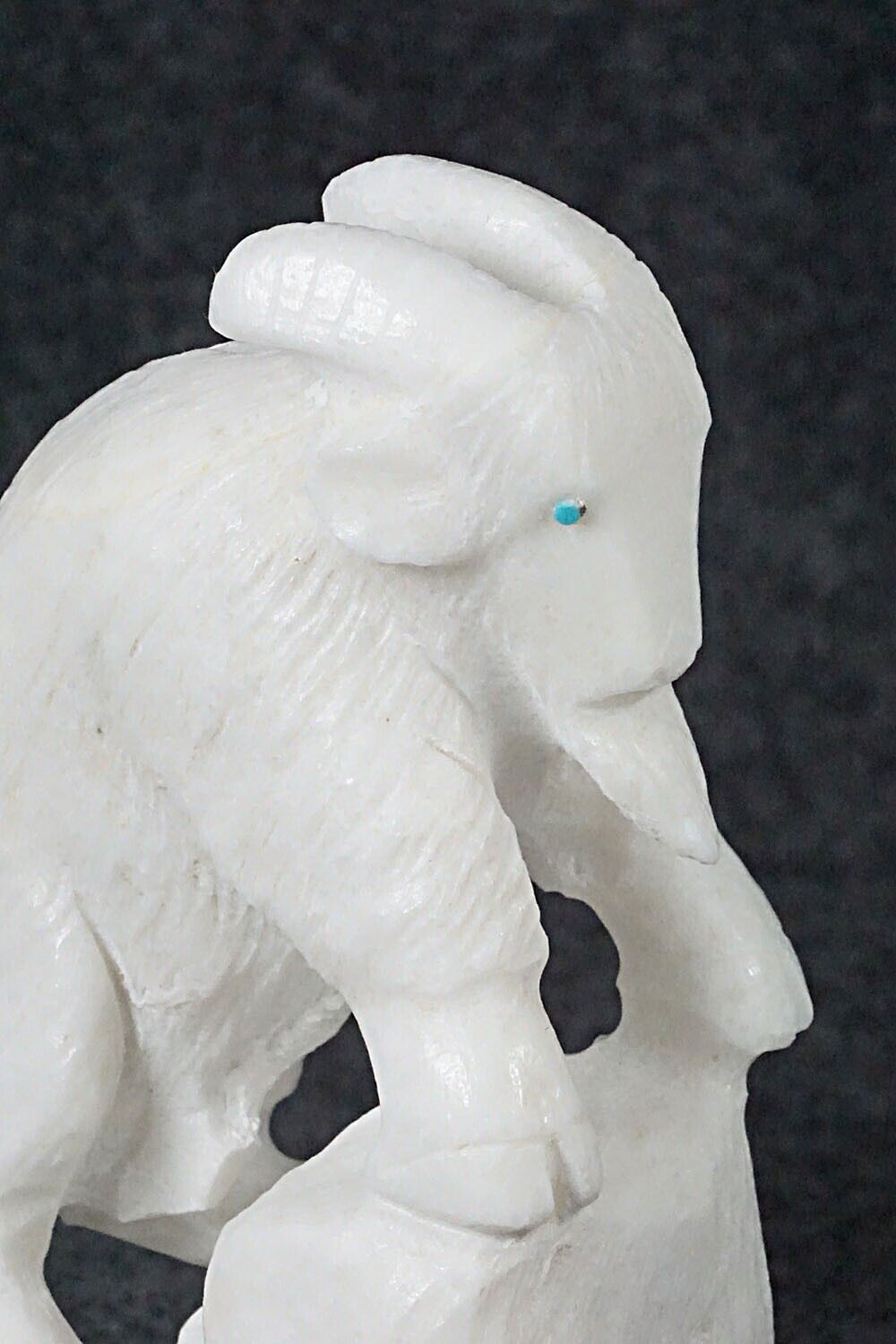 Mountain Goat Zuni Fetish - Derrick Kaamasee