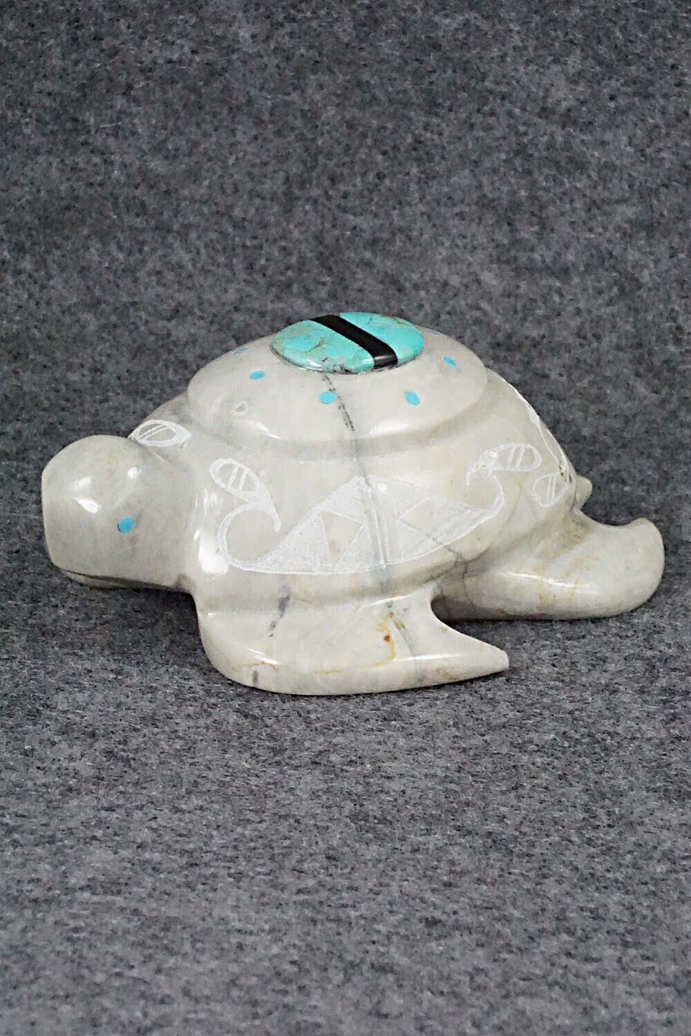 Sea Turtle Zuni Fetish Carving - Shannon Calavaza