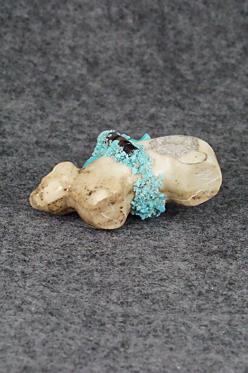 Bear Zuni Fetish Carving - Marvelita Phillips