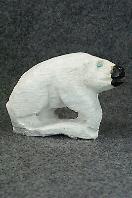 Bear Zuni Fetish Carving - Derrick Kaamasee