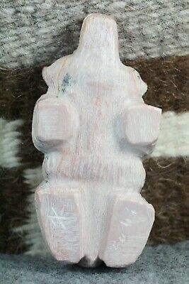 Badger Zuni Fetish Carving - Derrick Kaamasee