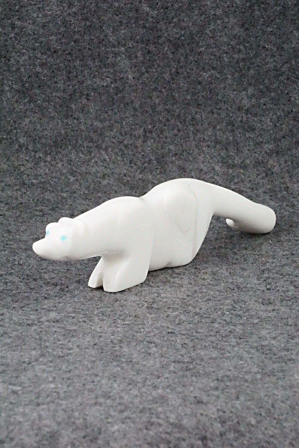 Wolf Zuni Fetish Carving - Marion Niiha
