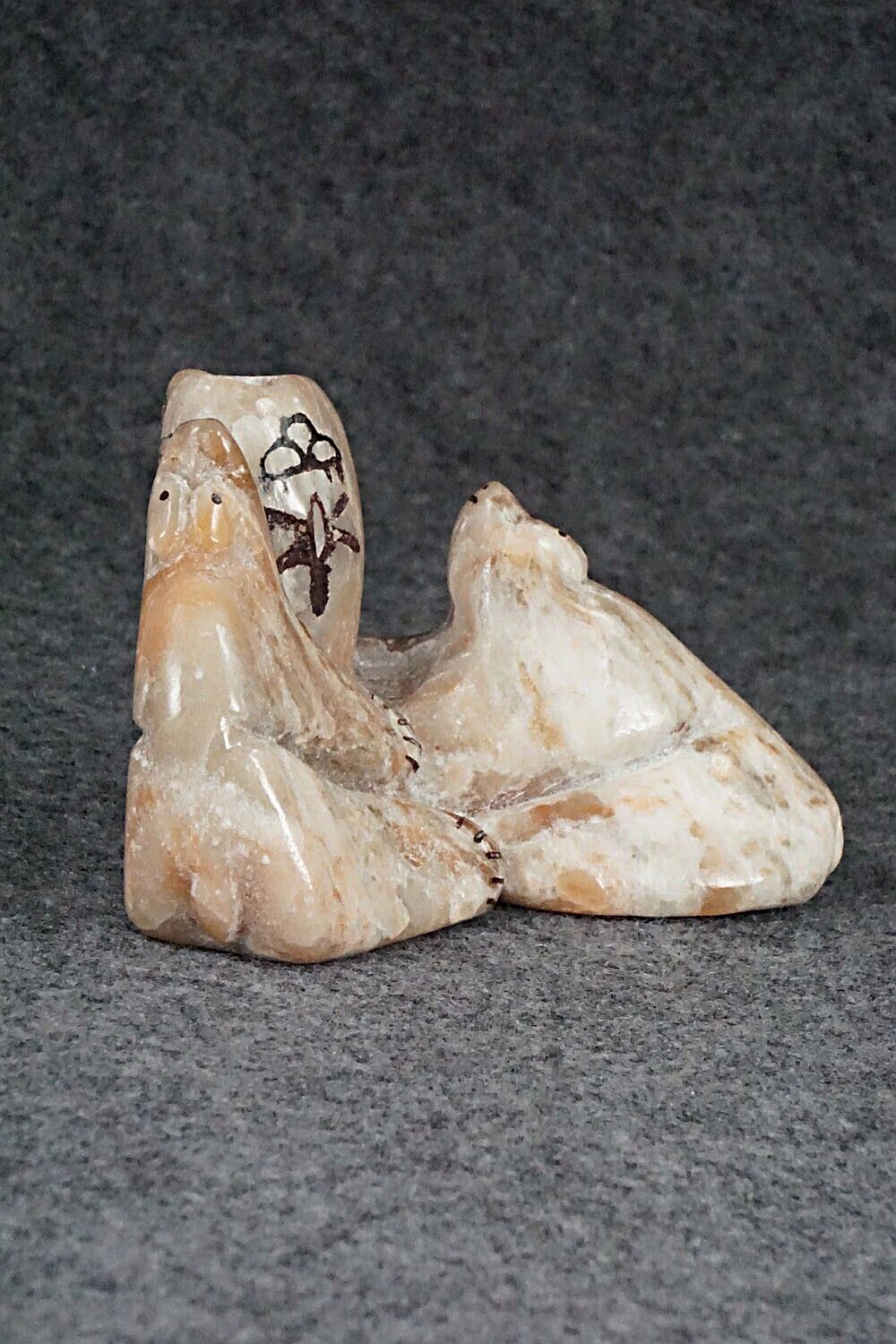 Bear Zuni Fetish Carving - Rick Kallestewa