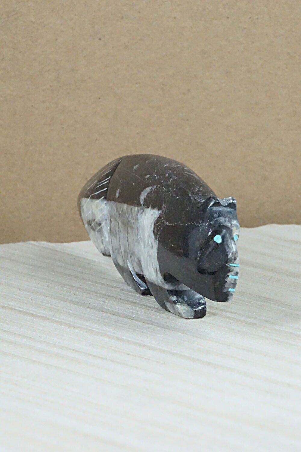 Wolf Zuni Fetish Carving - Kenric Laiwakete