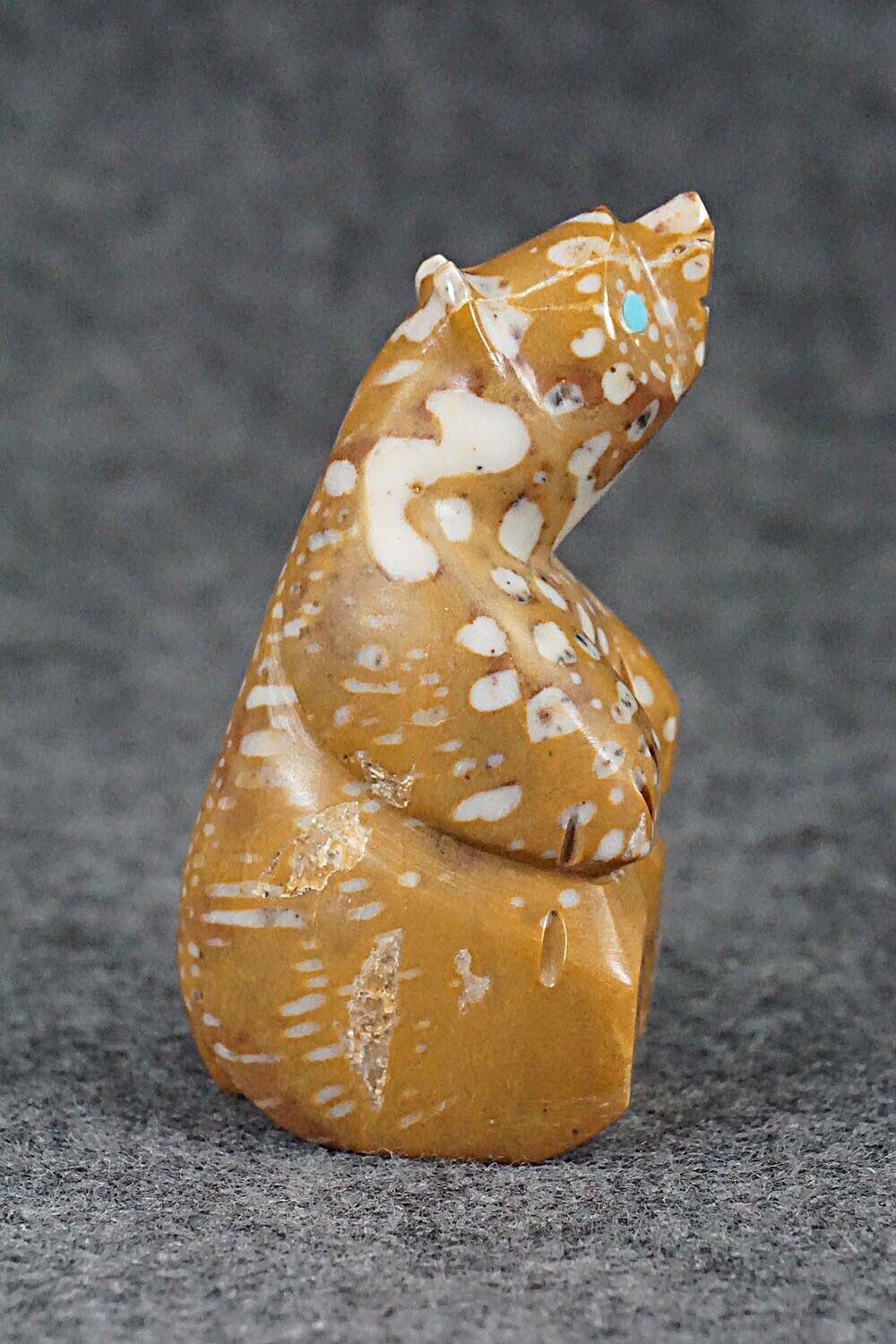 Bear Zuni Fetish Carving - Ronnie Lunasee