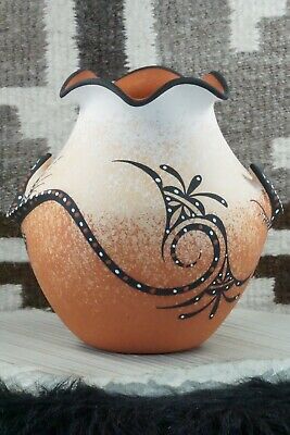 Zuni Pottery - Deldrick Cellicion