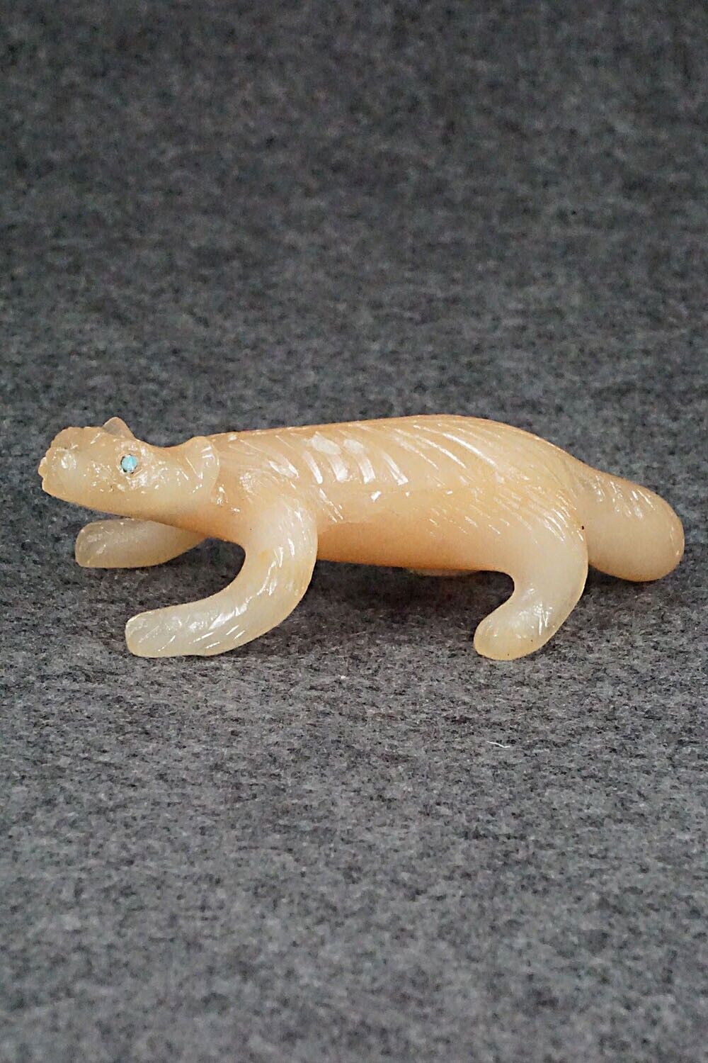 Badger Zuni Fetish Carving - Wilfred Cheama