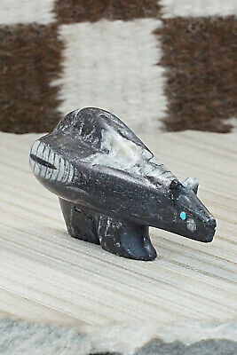 Bear Zuni Fetish Carving - Ronnie Lunasee