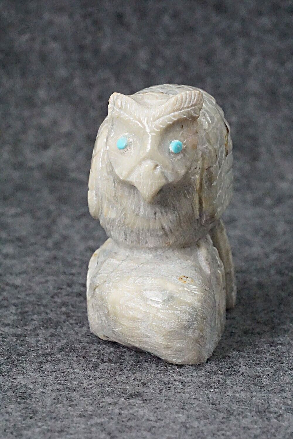 Owl Zuni Fetish Carving - Derrick Kaamasee
