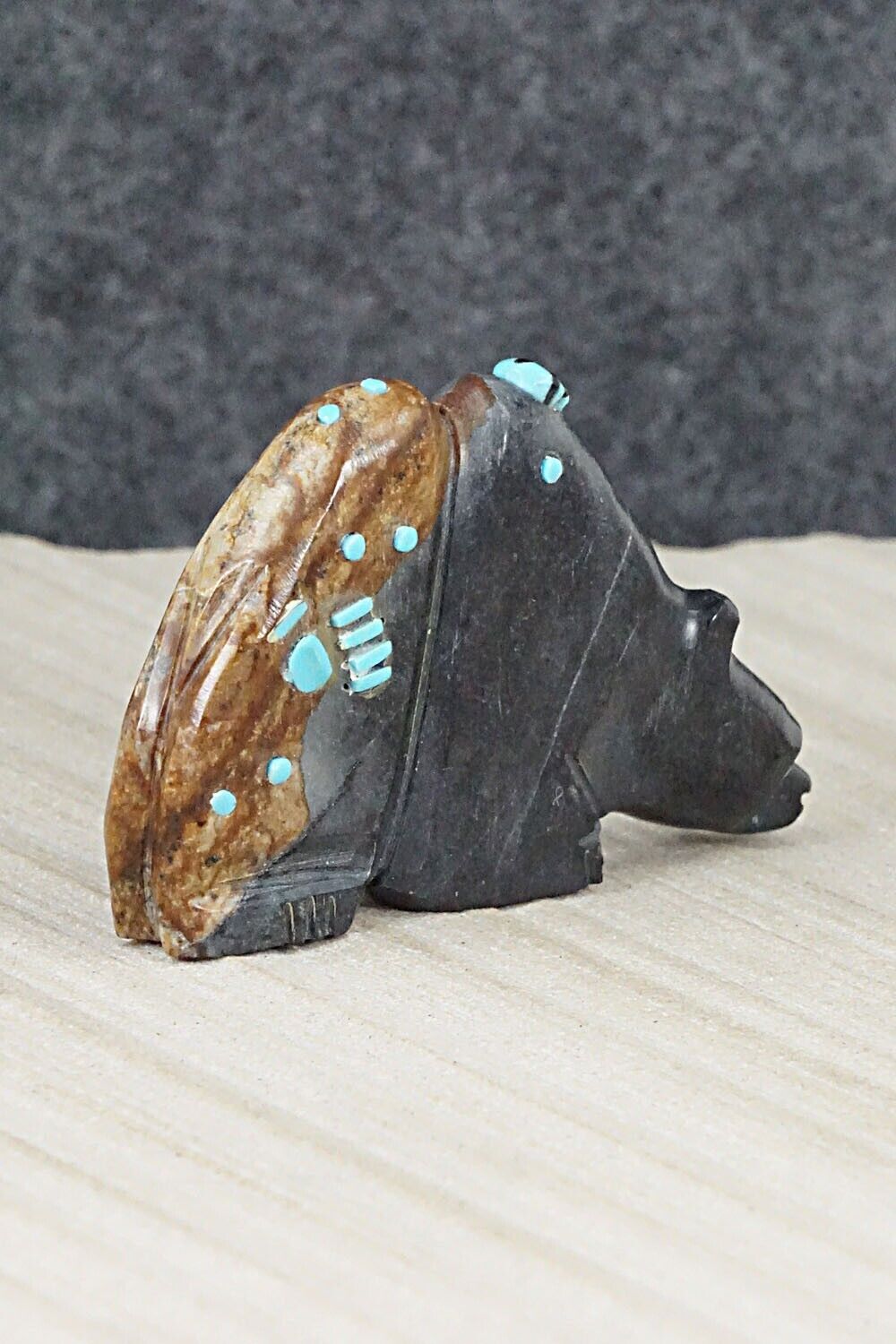 Bear Zuni Fetish Carving - Danette Laate