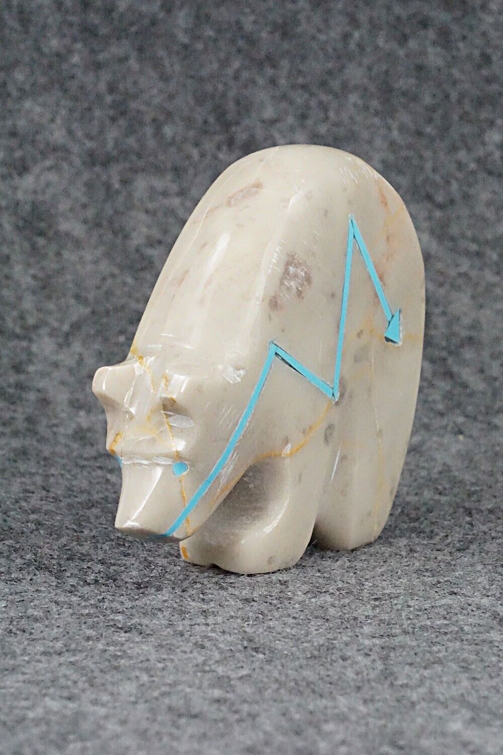 Bear Zuni Fetish Carving - Rodney Laiwakete