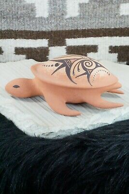 Zuni Pottery - Tonia Fontenelle