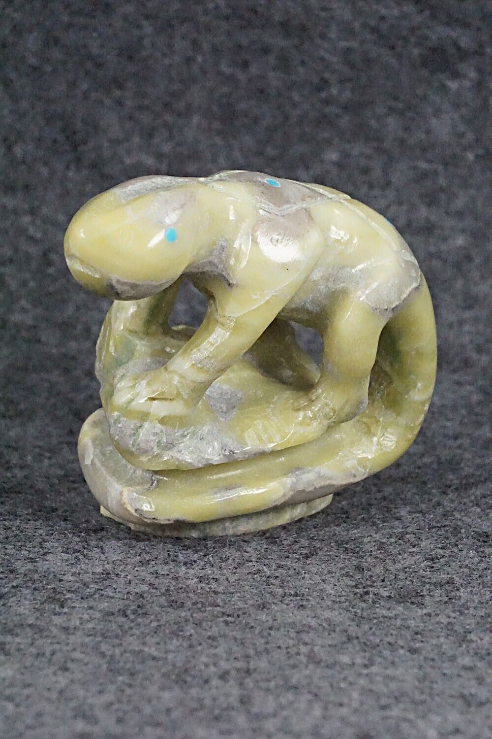 Lizard Zuni Fetish Carving - Chris Pooacha