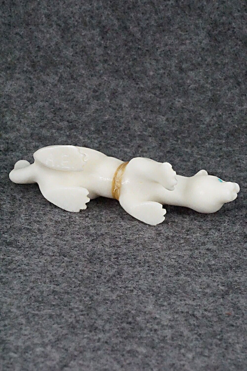 Mountain Lion Zuni Fetish Carving - Albert Eustace