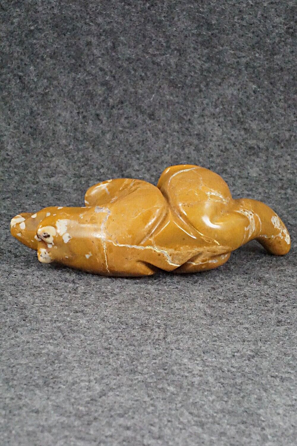 Mountain Lion Zuni Fetish Carving - Rosella Soseeah