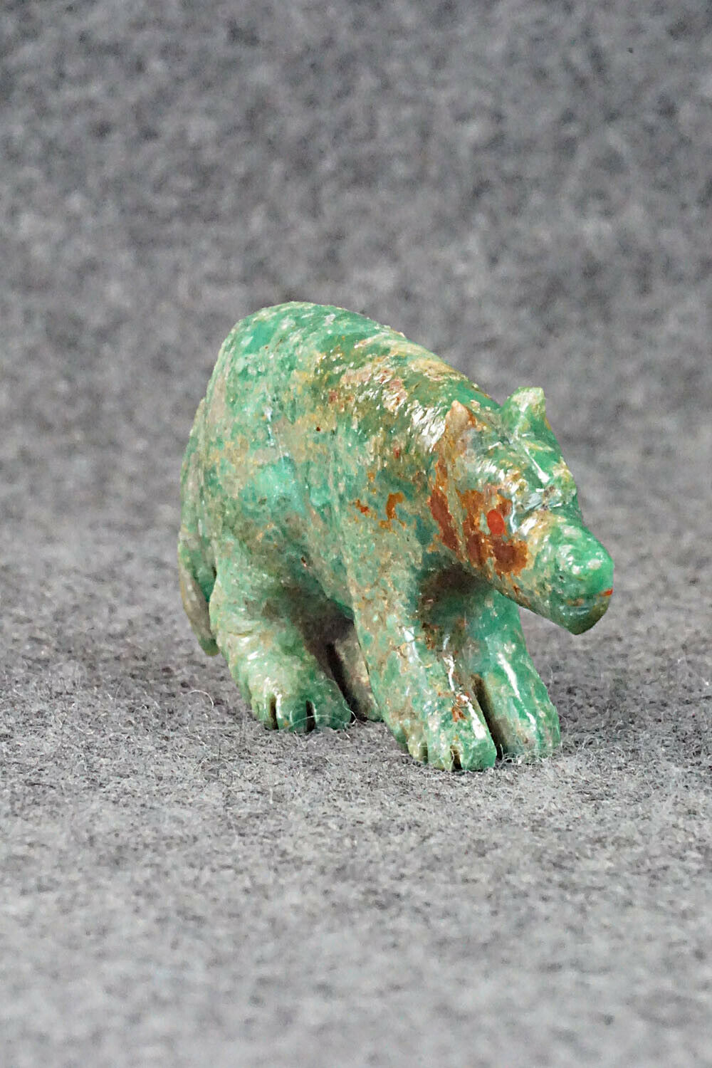 Wolf Zuni Fetish Carving - Andres Quandelacy