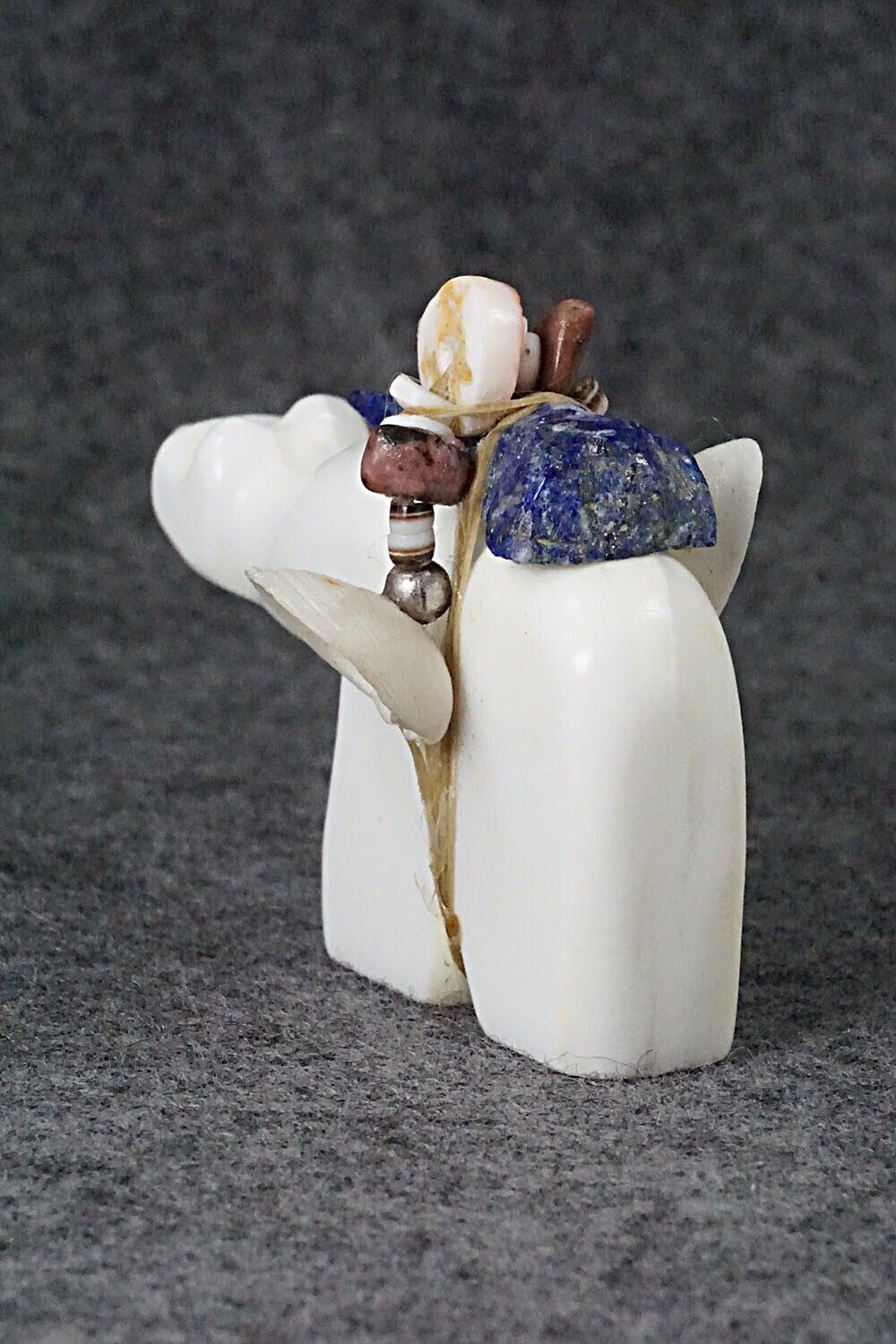 Bear Zuni Fetish Carving - Lance Deysee