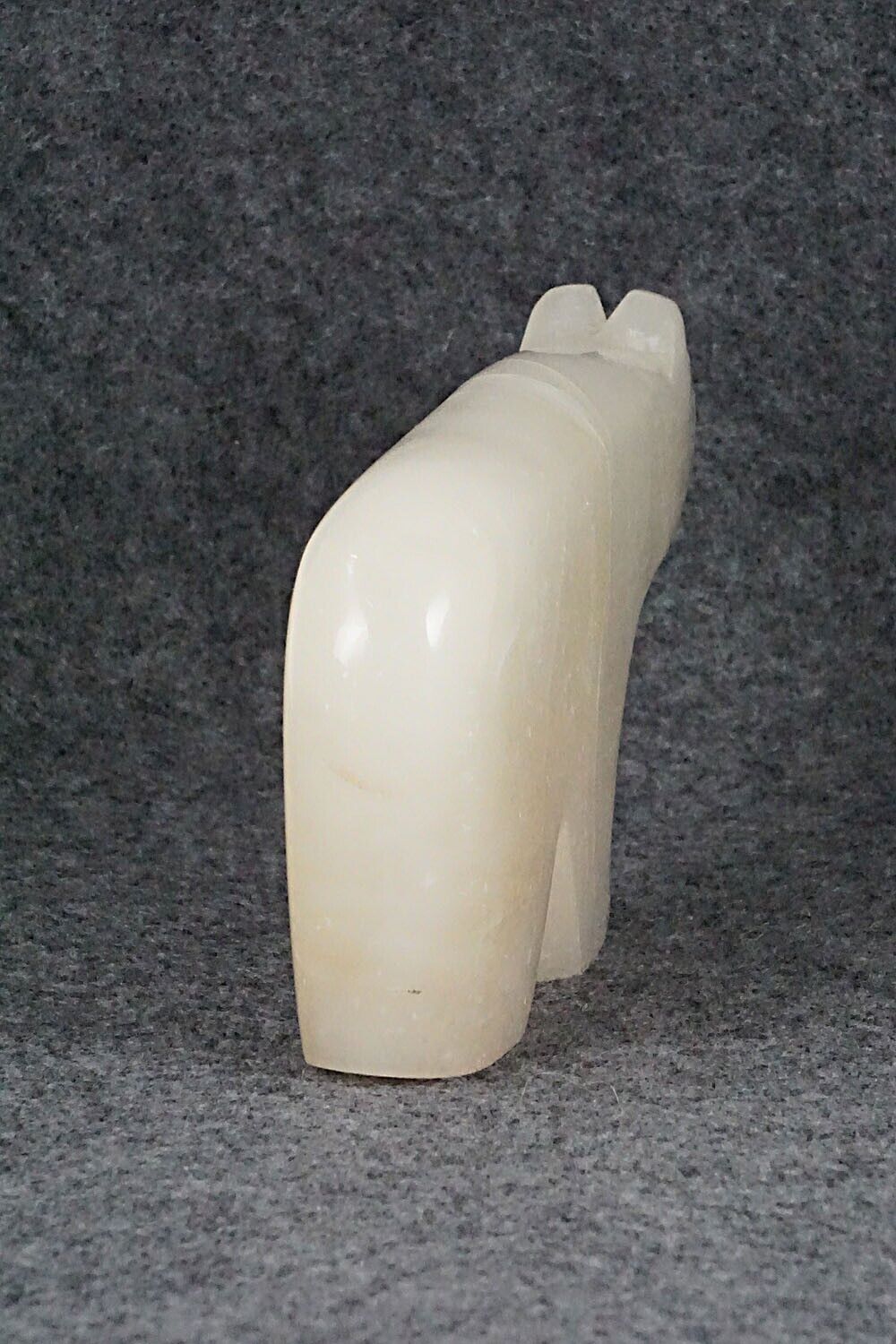 Bear Zuni Fetish Carving - Bernard Laiwakete