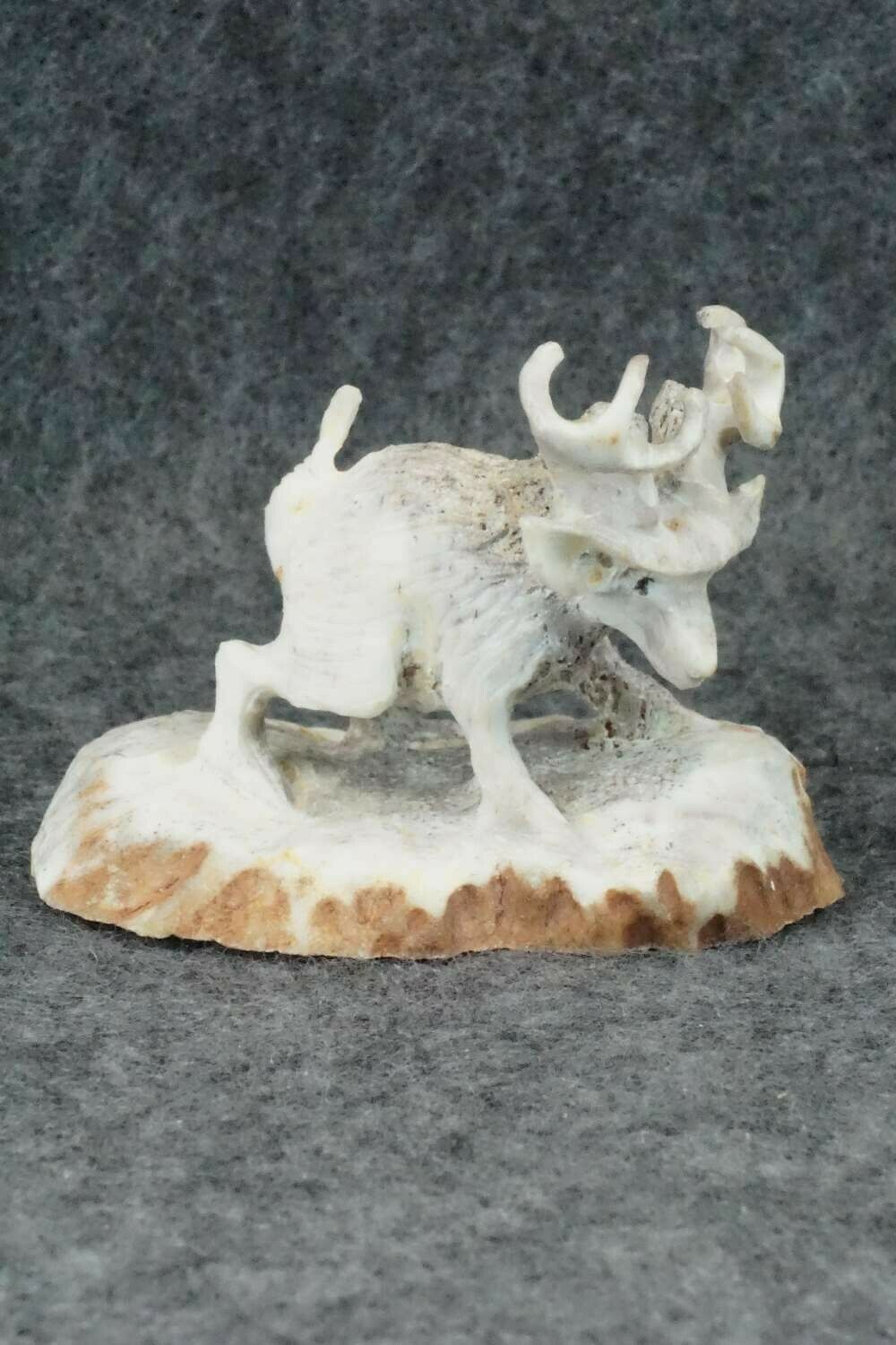 Deer Zuni Fetish Carving - Lewis Malie Jr.