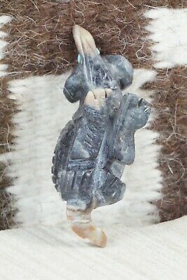 Armadillo Zuni Fetish Carving - Dana Malani