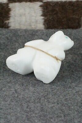 Bear Zuni Fetish Carving - Ariane Quam