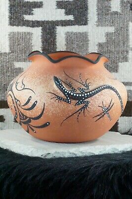 Zuni Pottery - Deldrick Cellicion