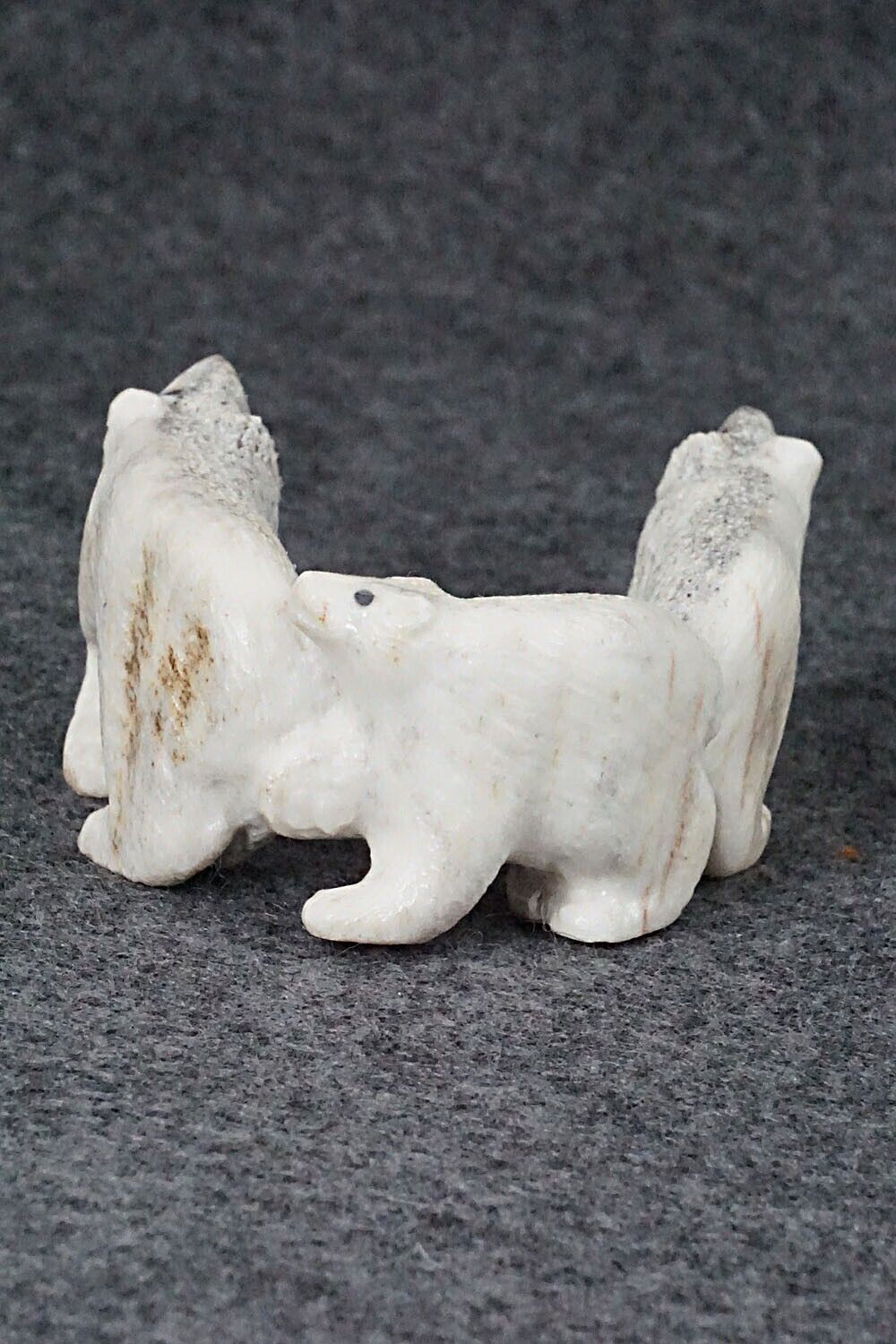 Bear Zuni Fetish Carving - Maxx Laate