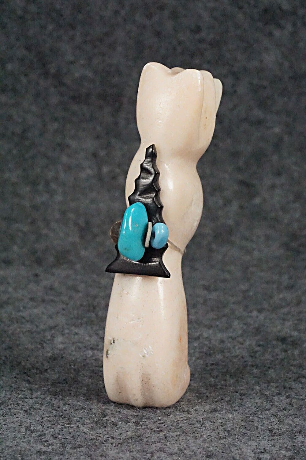 Bear Zuni Fetish Carving - Lance Deysee
