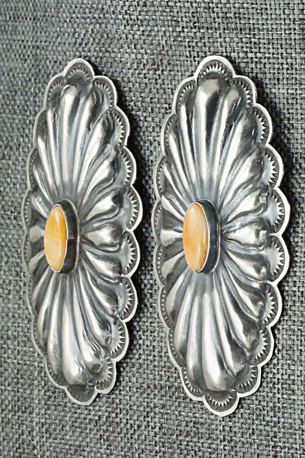 Spiny Oyster and Sterling Silver Earrings - Rita Lee