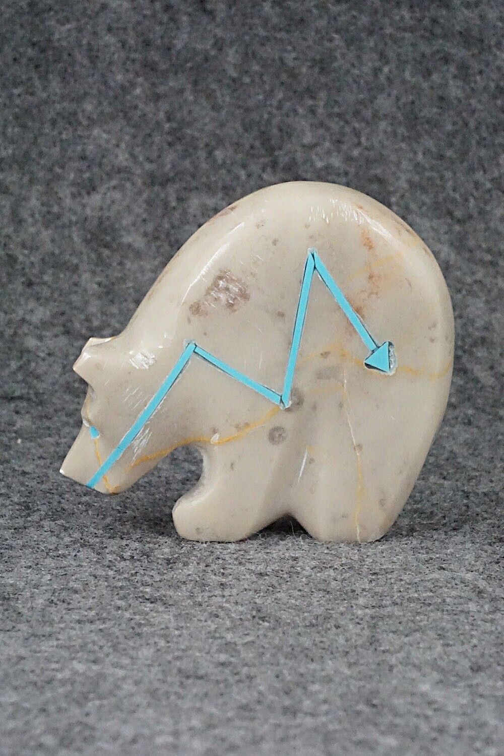 Bear Zuni Fetish Carving - Rodney Laiwakete