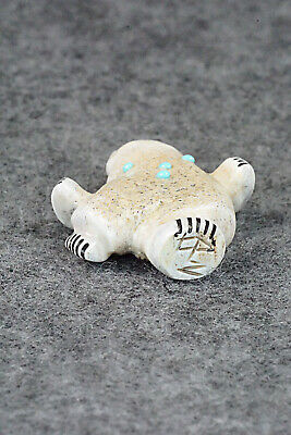 Bear Zuni Fetish Carving - Claudia Peina