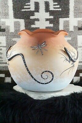 Zuni Pottery - Deldrick Cellicion