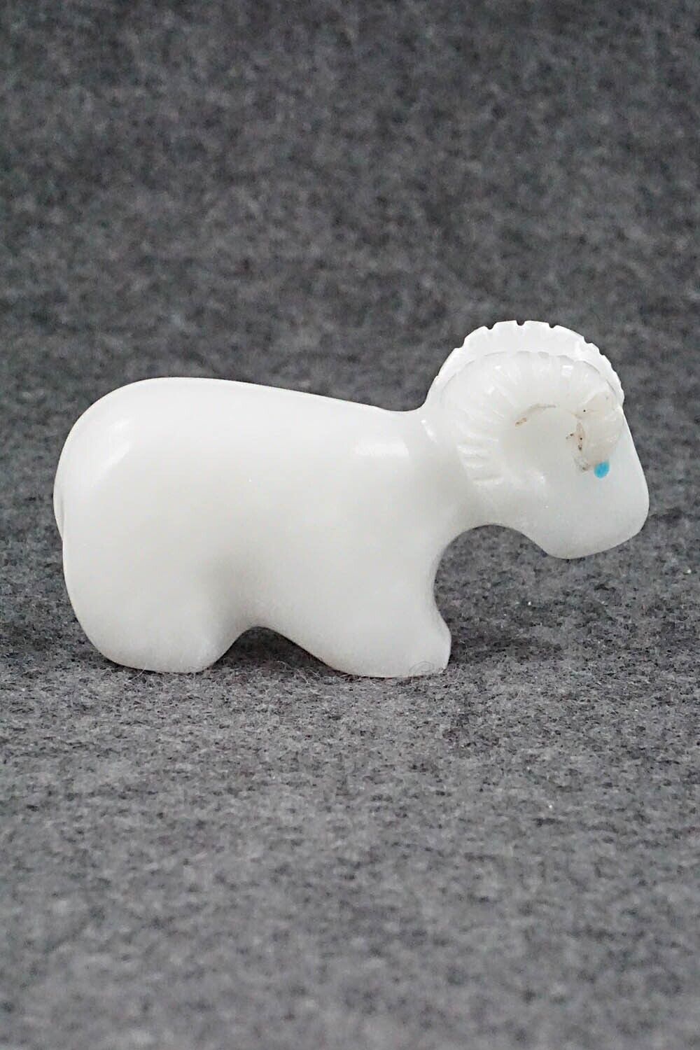 Ram Zuni Fetish Carving - Rodney Laiwakete